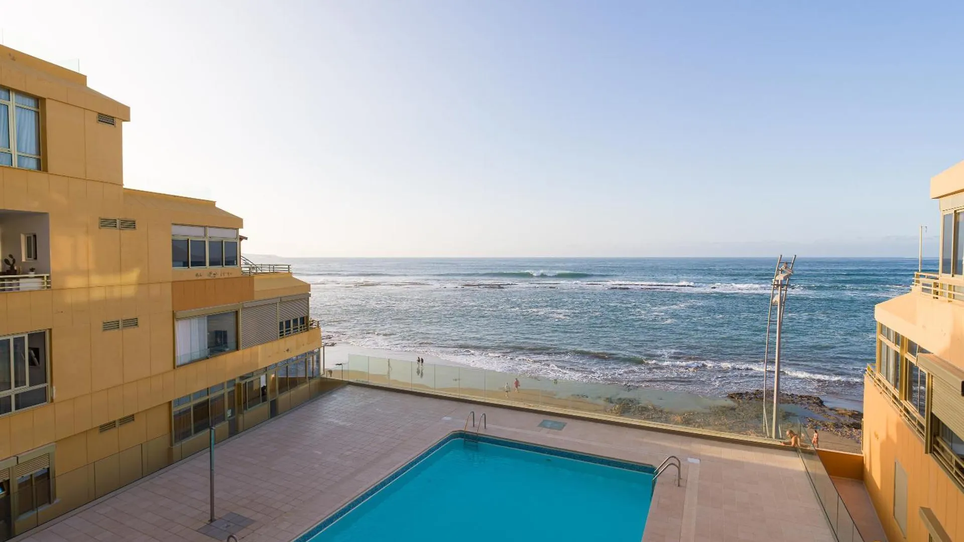 Apartment Living Las Canteras Homes - Stylish Beachfront Las Palmas de Gran Canaria